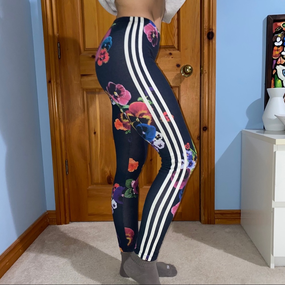 ADIDAS Floral Leggings (size XS - jersey fabric)